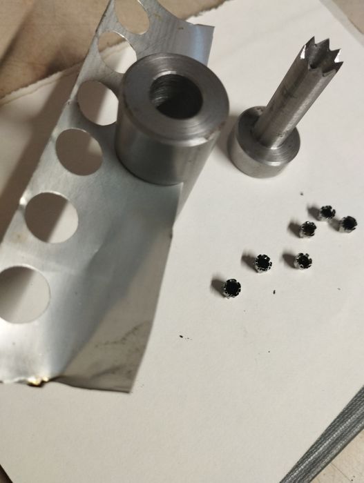 Przyrząd do robienia miseczek kapiszonów 4mm