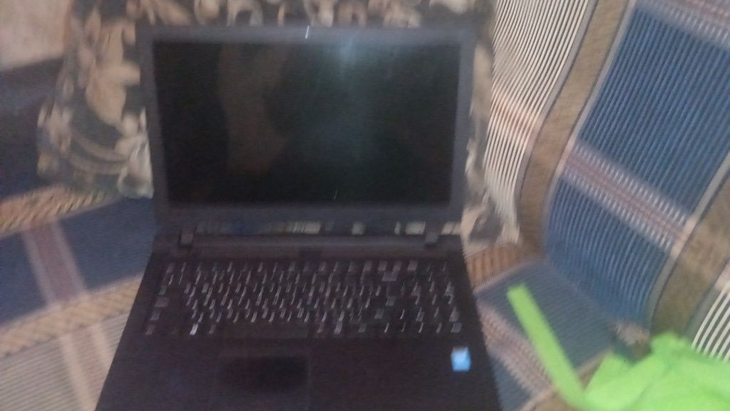 Продам ноутбук Lenovo Ideapad 100-15 на запчасти