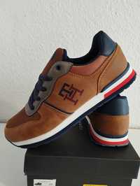 Sneakersy Tommy Hilfiger r39