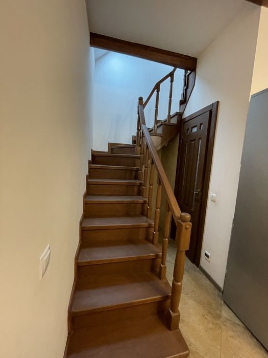 Оренда затишного, економного будинка на Осокорках. Вихід до води.