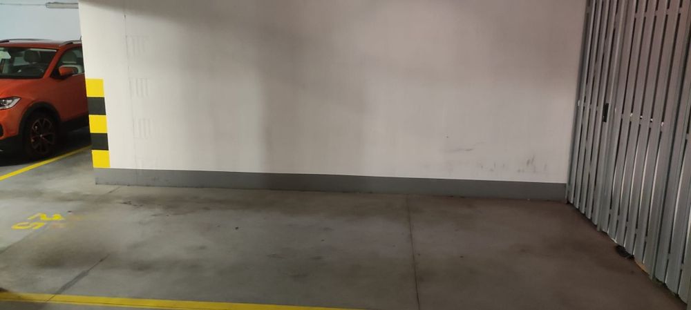 Wynajem miejsca postojowego w garażu podziemnym Sztuki Piękne