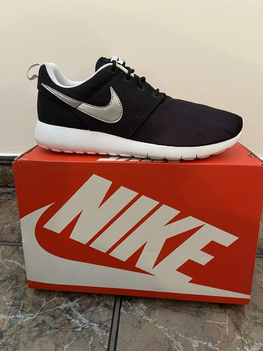 Nowe buty sportowe damskie/ mlodziexowe  Nike .