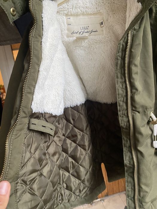 Парка на дівчинку