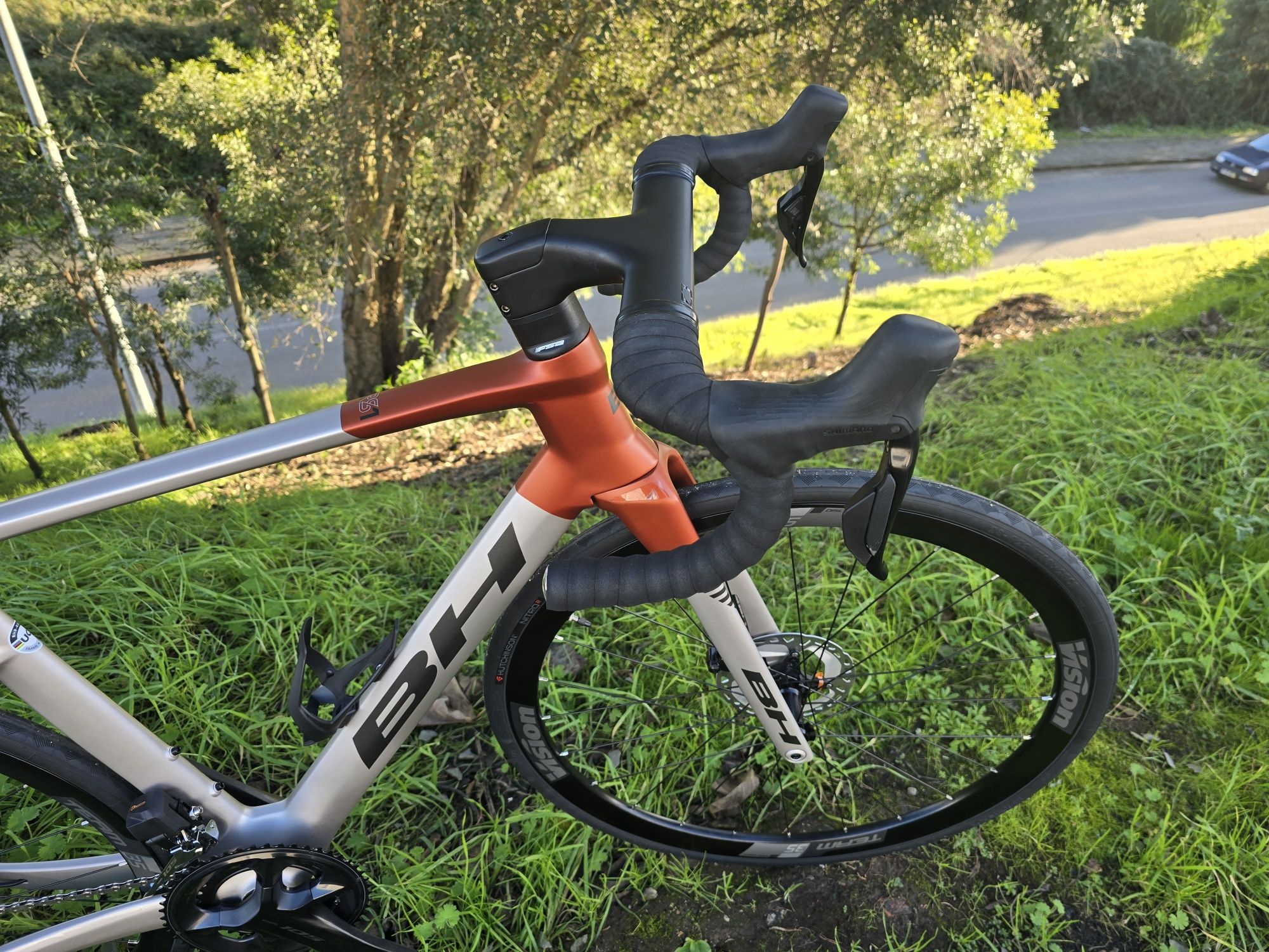 Bicicleta bh de exposicao m 105di2