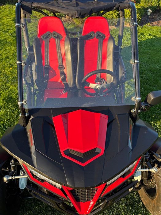 Buggy highper 250 z szybą.