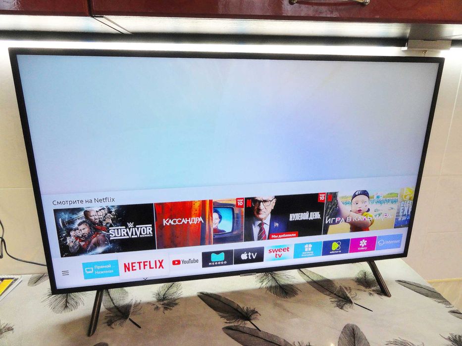 4К смарт телевизор Samsung 43"