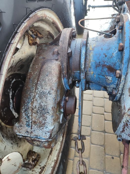 Skrzynia  Przednia oś Koła 14.9-28  Zwolnica Ursus  C-360 / C-355 / 4