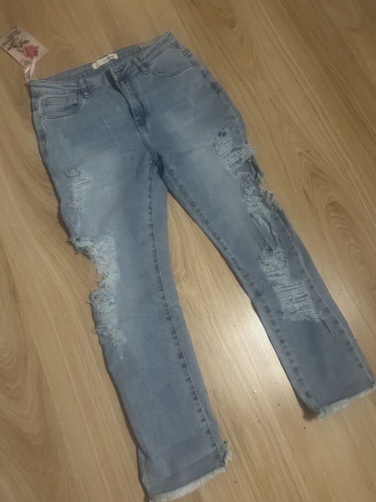 Nowe jeansy mom fit