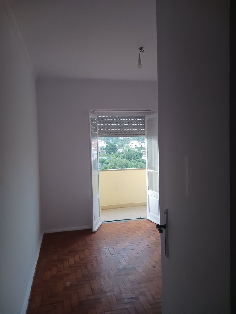 Quartos pra arrendar , Otima , Localização.