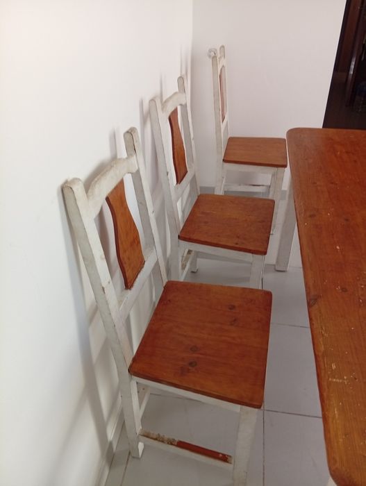 Mesa madeira com 4 cadeiras