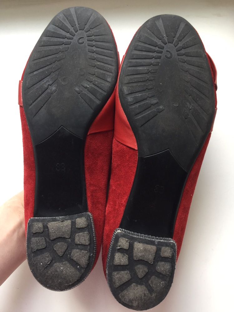 Туфли замшевые 38 р, красные и черные кожаные лакированные 37 р.