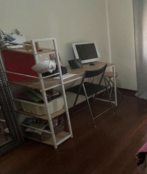 aparador com tampo de vidro, escrivaninha, chaise ikea
