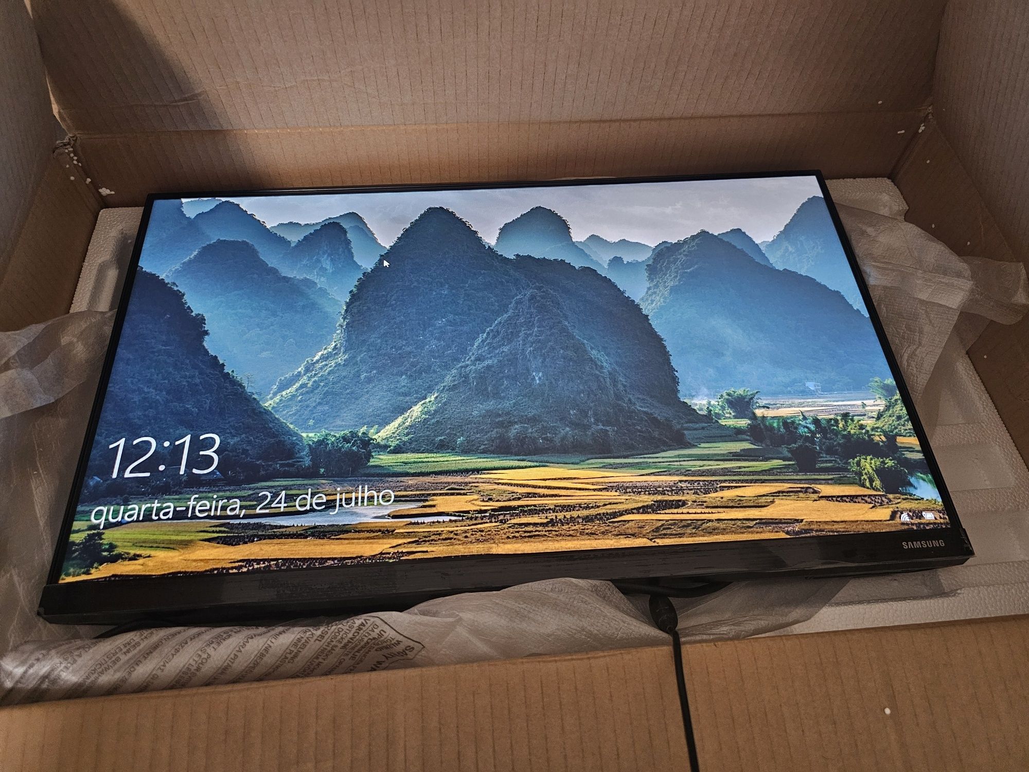 Samsung Monitor F24T352FHR, 24 polegadas, painel IPS, resolução Full H
