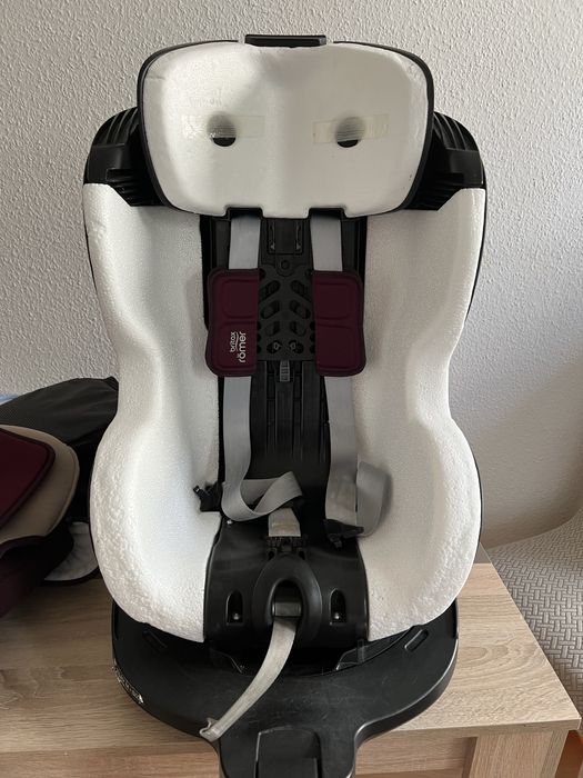 Britax Romer Dualfix M i-Size isofix (burgundy)