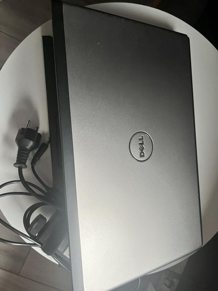 Laptop Dell Vostro 3500