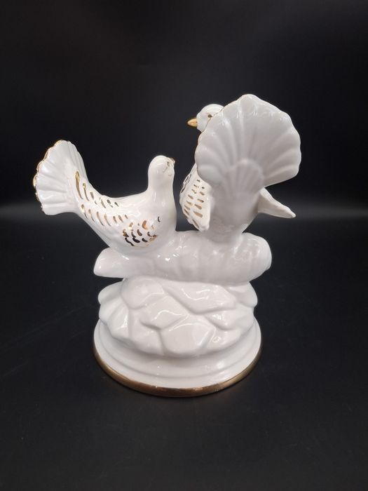 Figurka porcelanowa -gołąbki