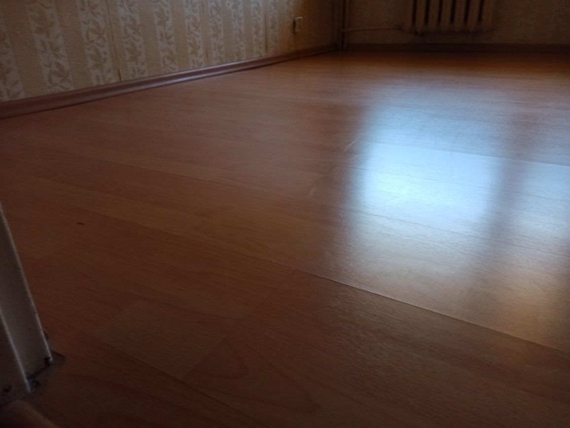 Panele podłogowe w dobrym stanie + podkład + listwy, 45m2