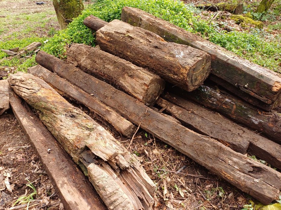 Vendo vigas em castanho