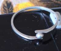 Srebrny pierścionek warmet z kulką