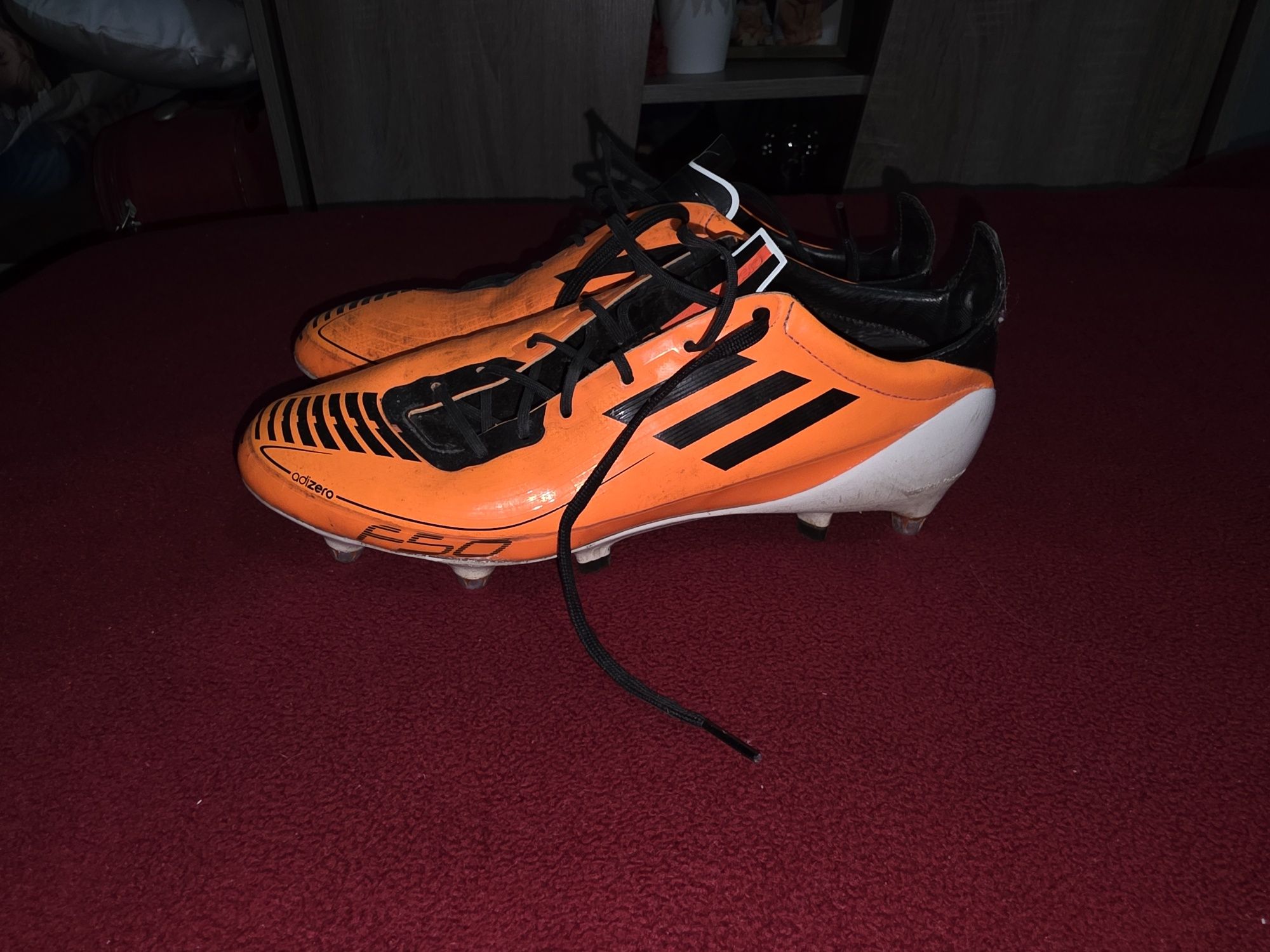 Chuteira Adidas f50