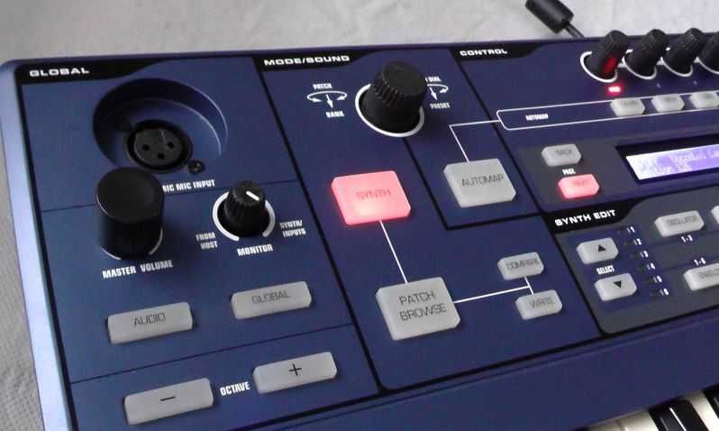Novation Ultranova mikrofon kabel karton firmowy