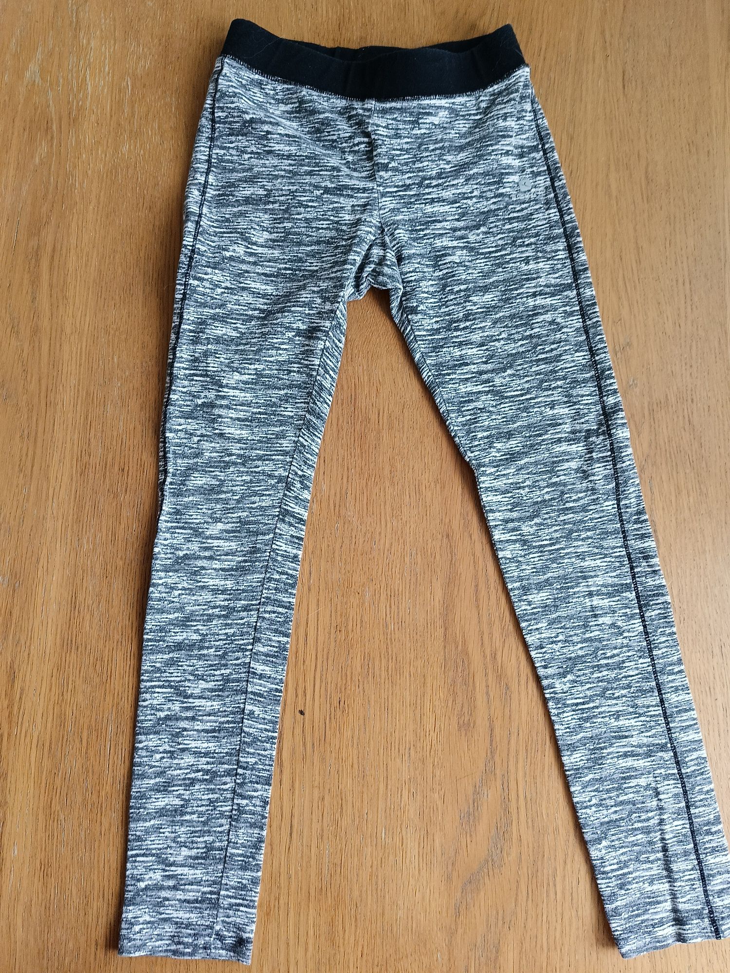 Legginsy sportowe Decathlon r. 134/140 8-9 lat