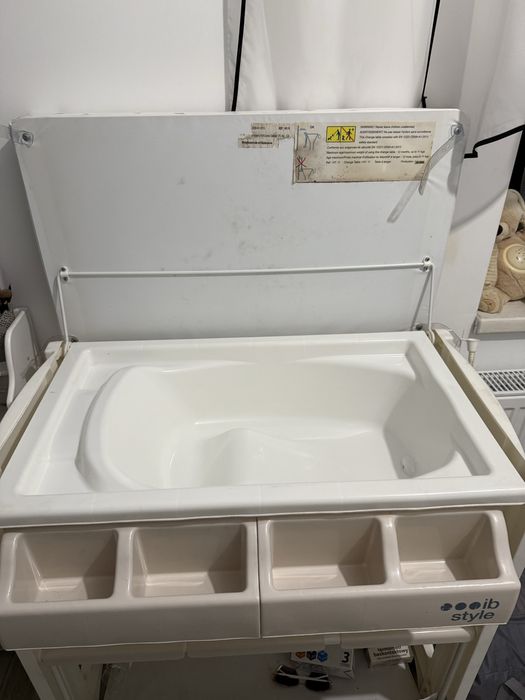 Przewijak z wanienką