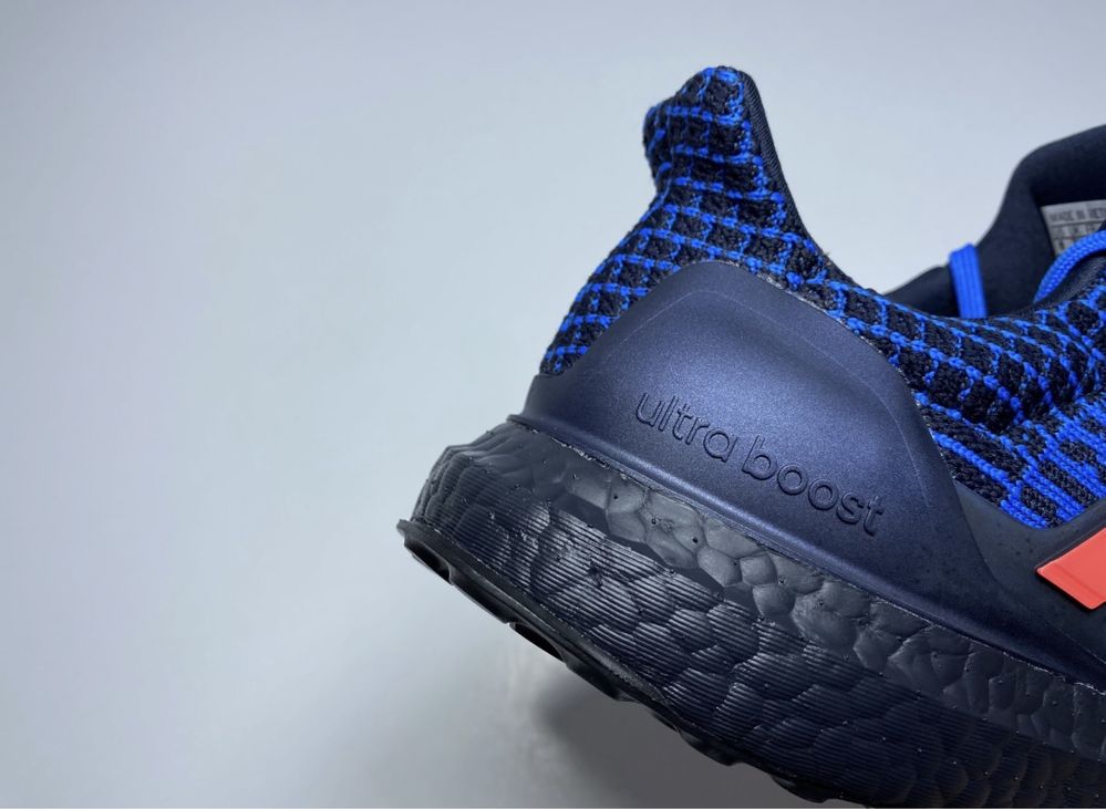 Кросівки Adidas ULTRABOOST 5.0 DNA SHOES BLACK/BLUE GY7952. Оригінал.