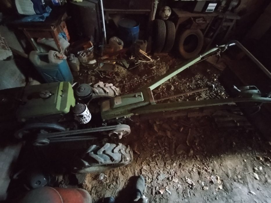 Продаю мотоблок 8 кс