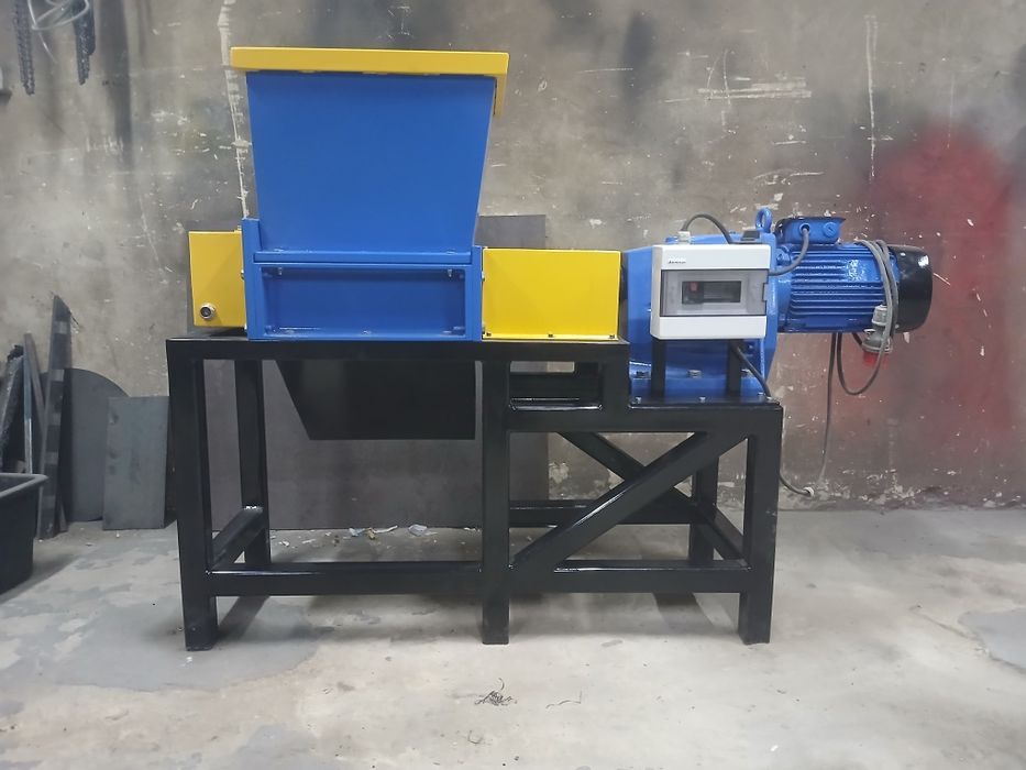 Shredder Kruszarka  Rozdrabniacz dwuwałowy... komora 
Do Rozdrabniania