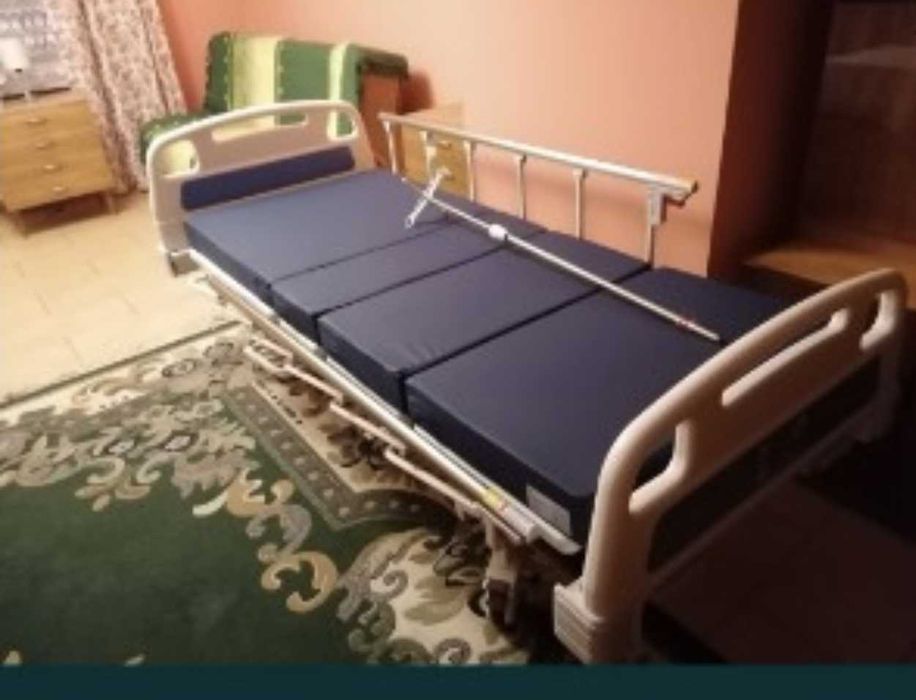 Nowe łóżko szpitalne OPTIFLEX 1 z materacem