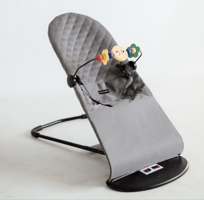 Детский эргономичный шезлонг-качалка LOVE BABY