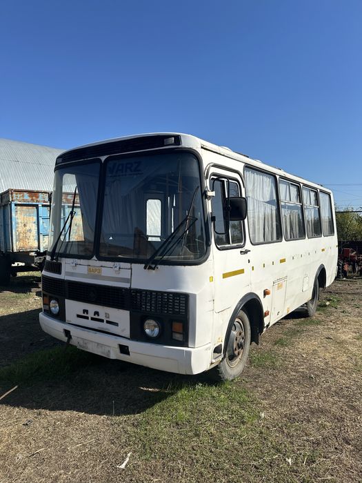 Продам двигун Д-245 с коробкой.