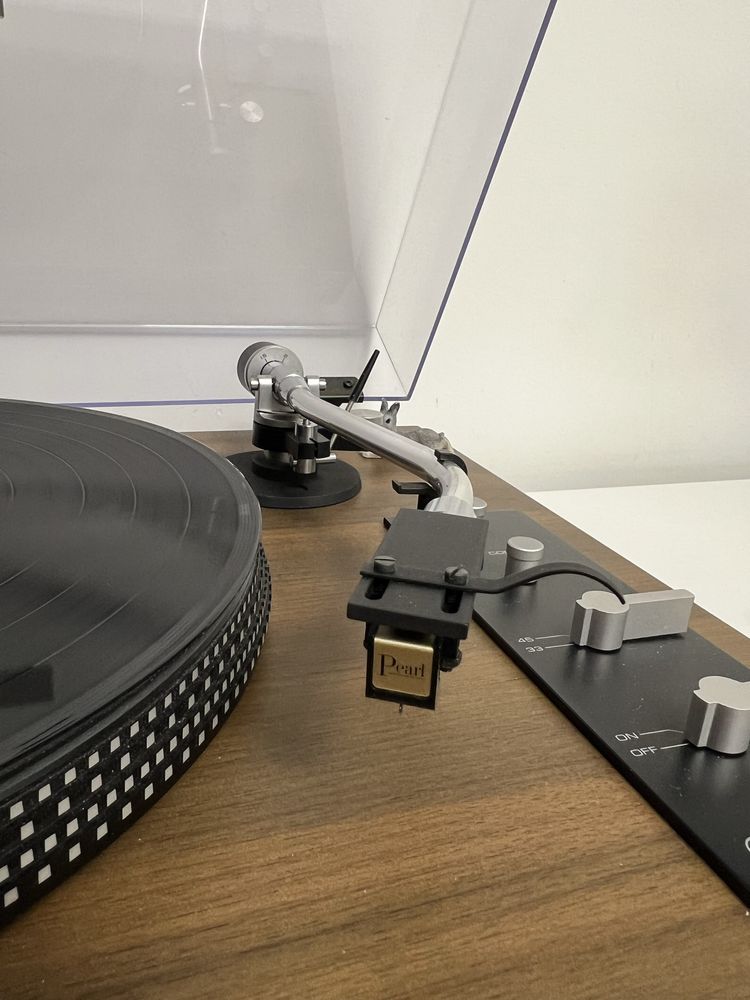 Вініловий програвач Yamaha YP 511