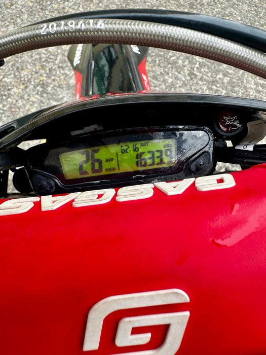 GasGas EC 300 TPI 2021 — Apenas 1633 km / 62h — Extras Originais