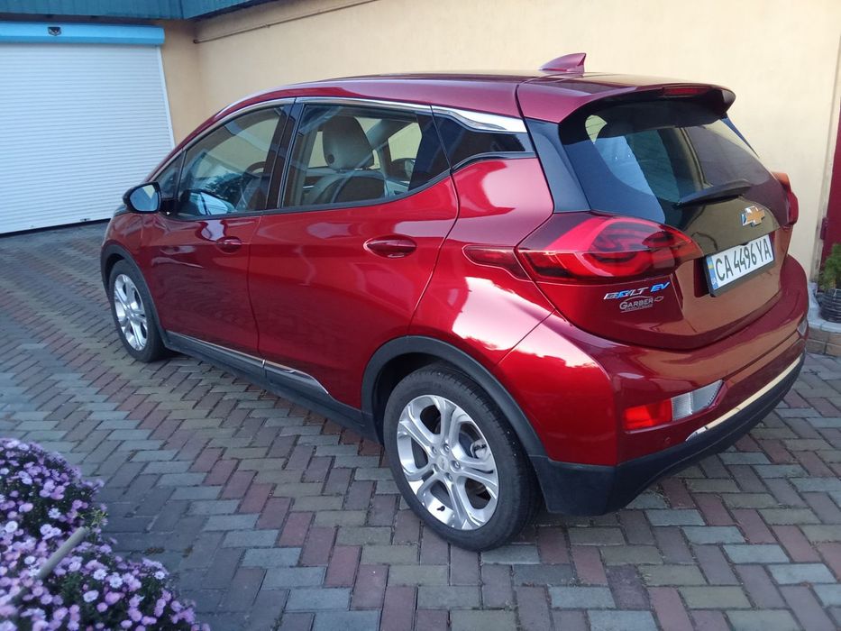 Автомобіль Chevrolet bolt