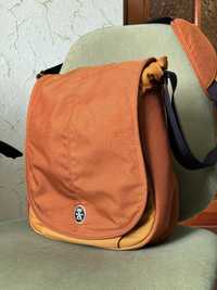 Удобная сумка планшет для ноутбука Crumpler Crippy Duck L через плечо