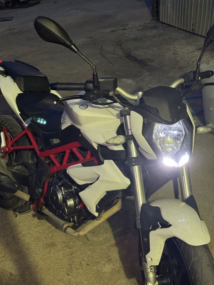 Benelli bn 125 muito bem estimada 2019