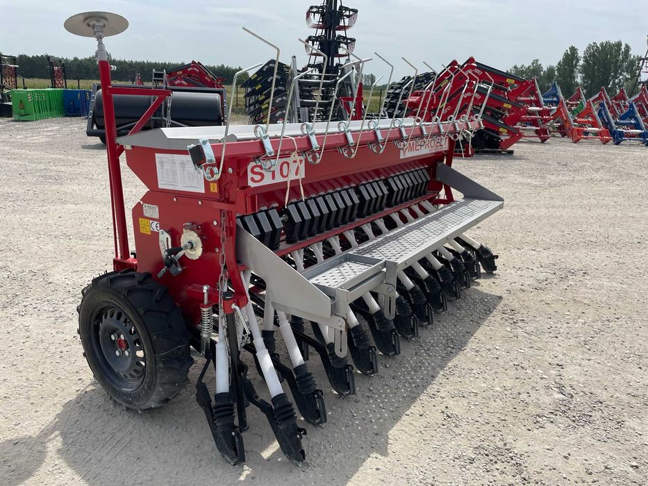 Siewnik zbożowy s107+znaczniki hydrauliczne+pomost - dowóz cała PL