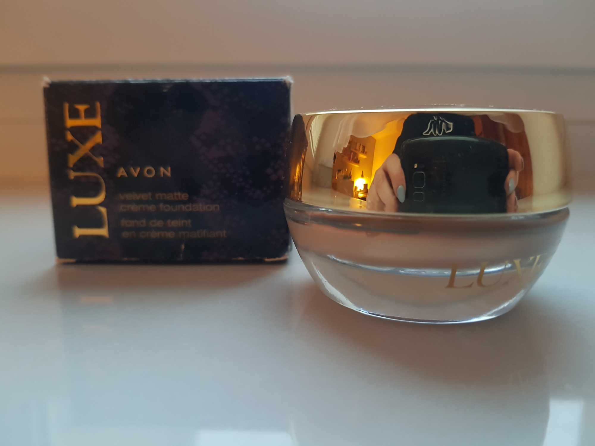 AVON Lux Velvet Matte Foundation podkład w słoiczku porcelain