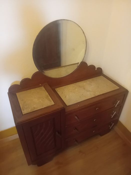 conjunto de quarto em madeira