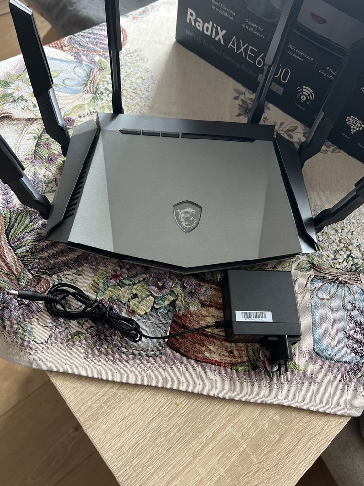 Router RadiX AXE6600 msi