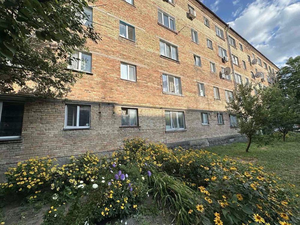 Продаж 1 кімнатноі Гостинки р-н 3 школи вул. Глибоцька