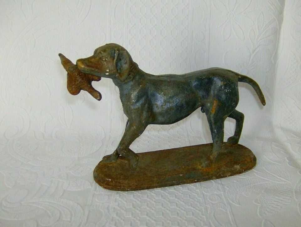 Cão Antiga Figura Escultura em metal.