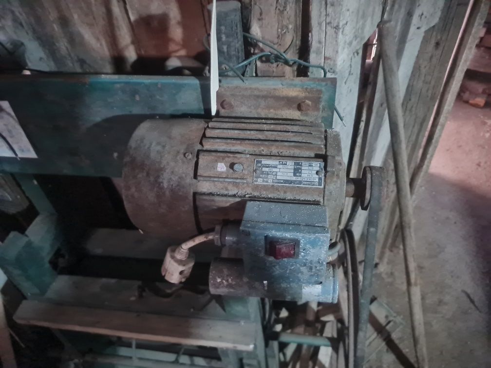 Triturador de uvas com motor