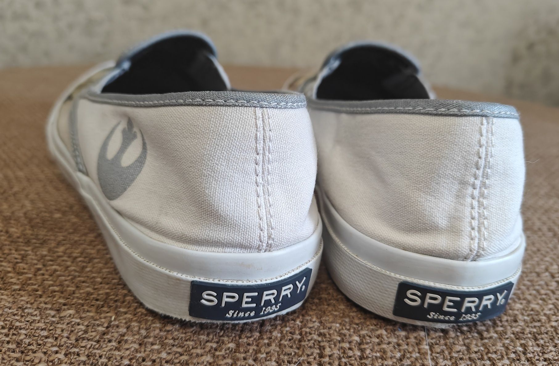 Продам оригинальные  слипоны кеды  SPERRY Topsider