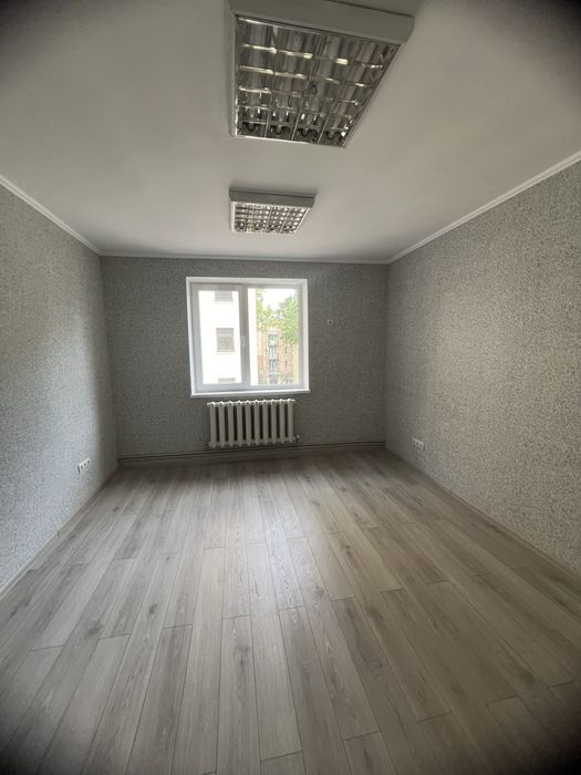 Здам Офісні кабінети Успенська