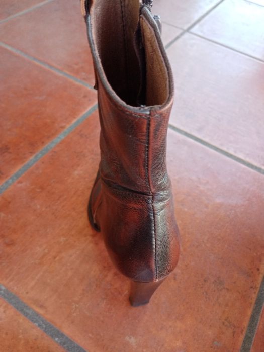 Botas em pele genuína