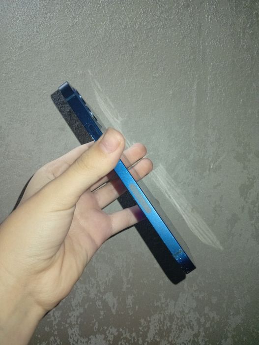 iPhone 12,заблокований