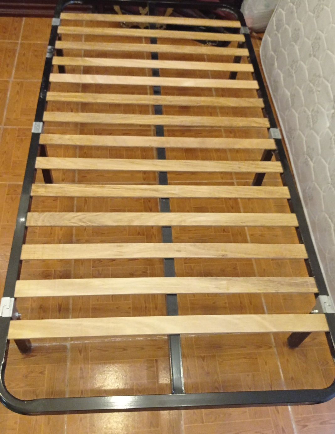 Estrado cama com colchão